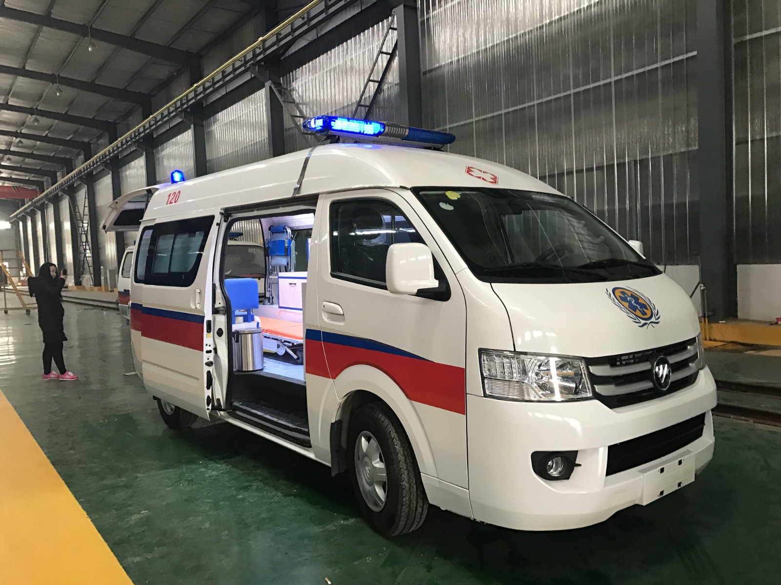 田林县救护车转院
